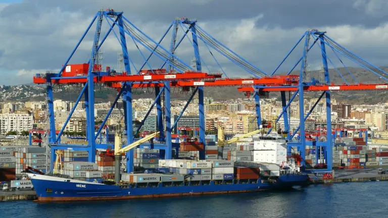 Moving by container